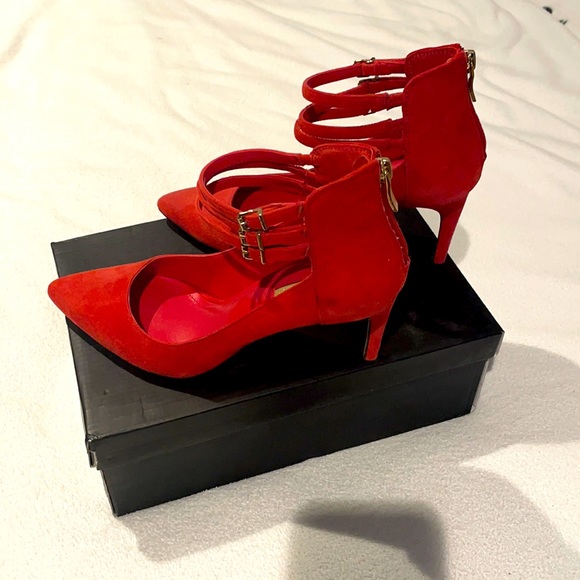 BCBGENERATION Red strap ankle felt high heels 8M. - Picture 1 of 9